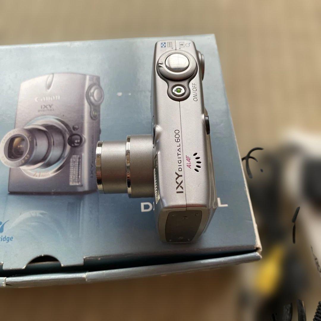 Canon IXY DIGITAL 600 シルバー デジカメ　キャノンイクシー