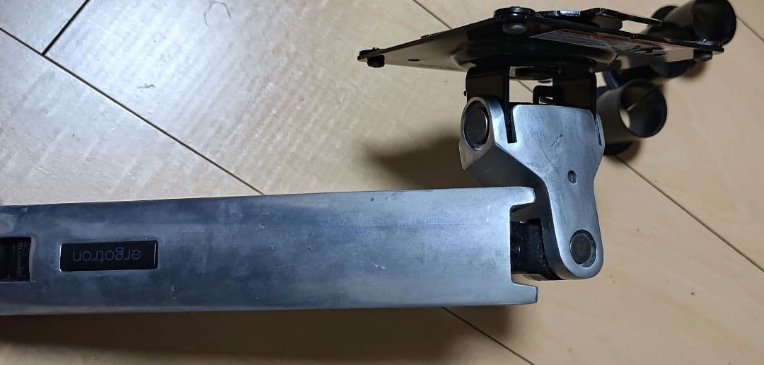 エルゴトロン モニターアーム 他