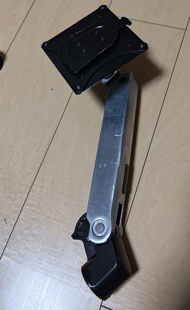 エルゴトロン モニターアーム 他