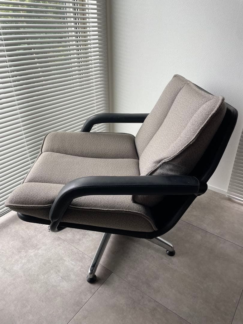 ラウンジチェア　ミッドセンチュリー　ビンテージチェア　モダン