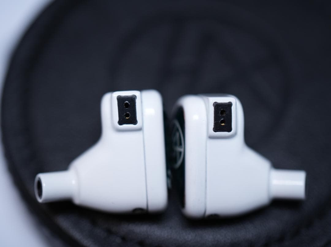 イヤホン 64audio Fourte Blanc