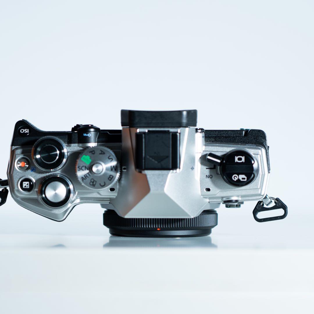 OM SYSTEM OM-5 ＋ ボディキャップレンズ 9mm f8