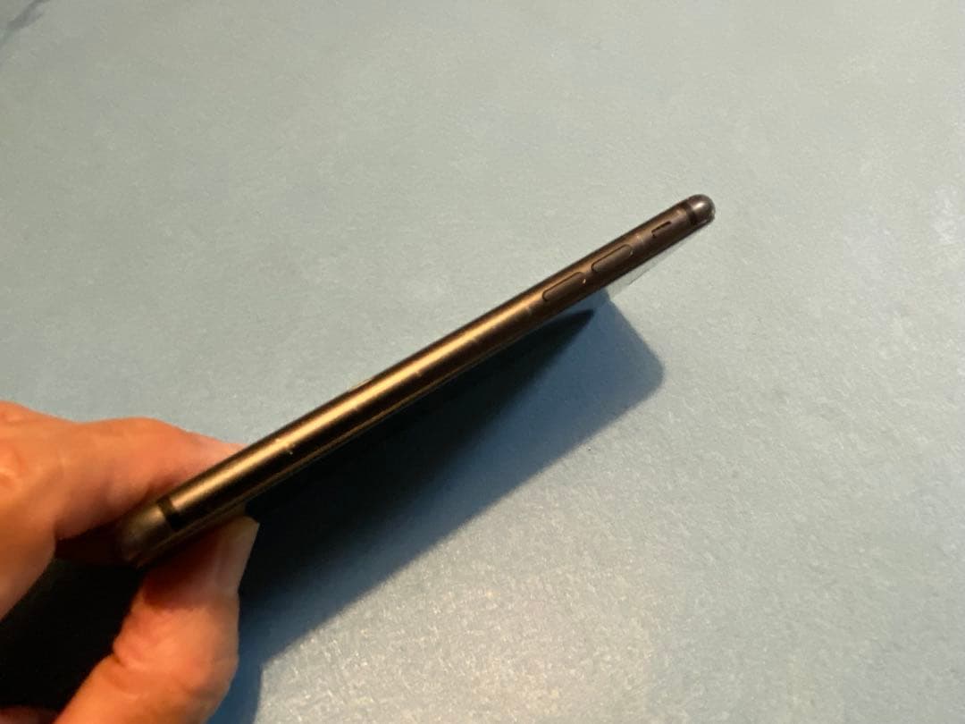 Apple iPhone 8 64GB 画面コーティングあり