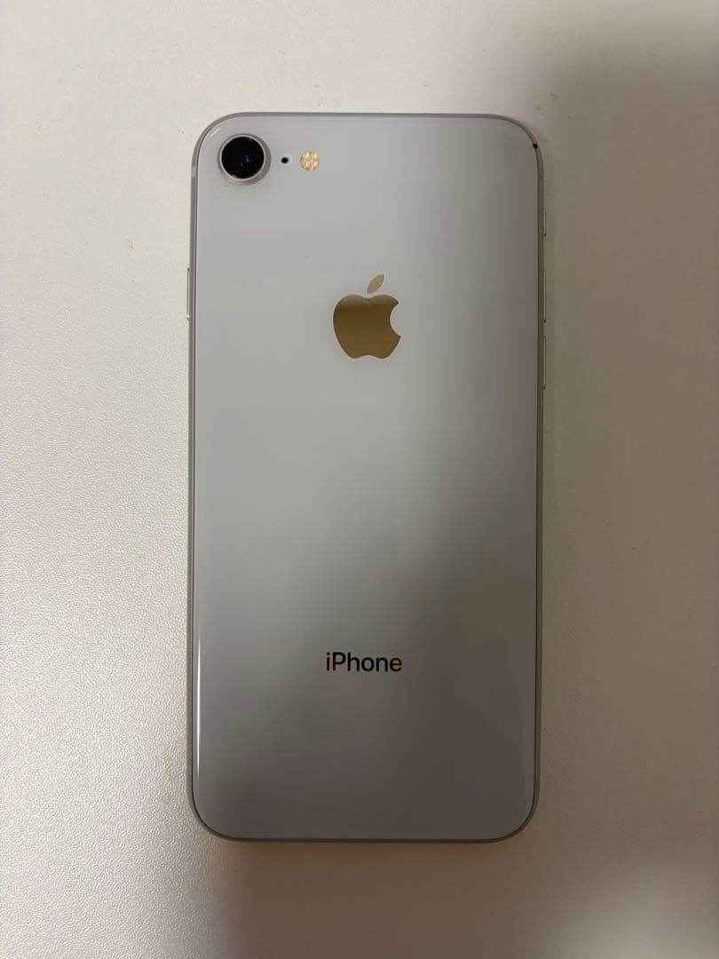 iPhone8 本体 シルバー