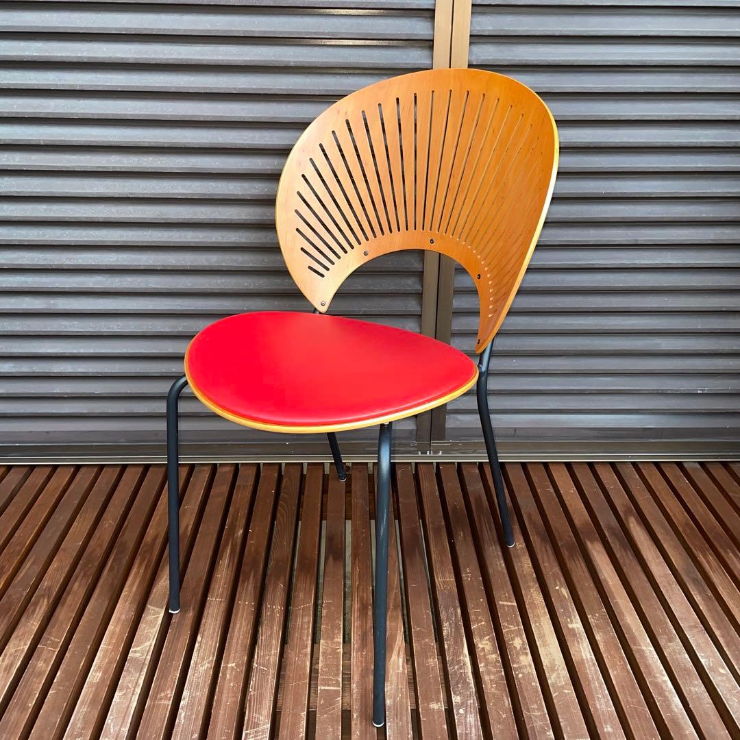 デンマーク　フレデリシア　椅子　ナナディツエル　赤