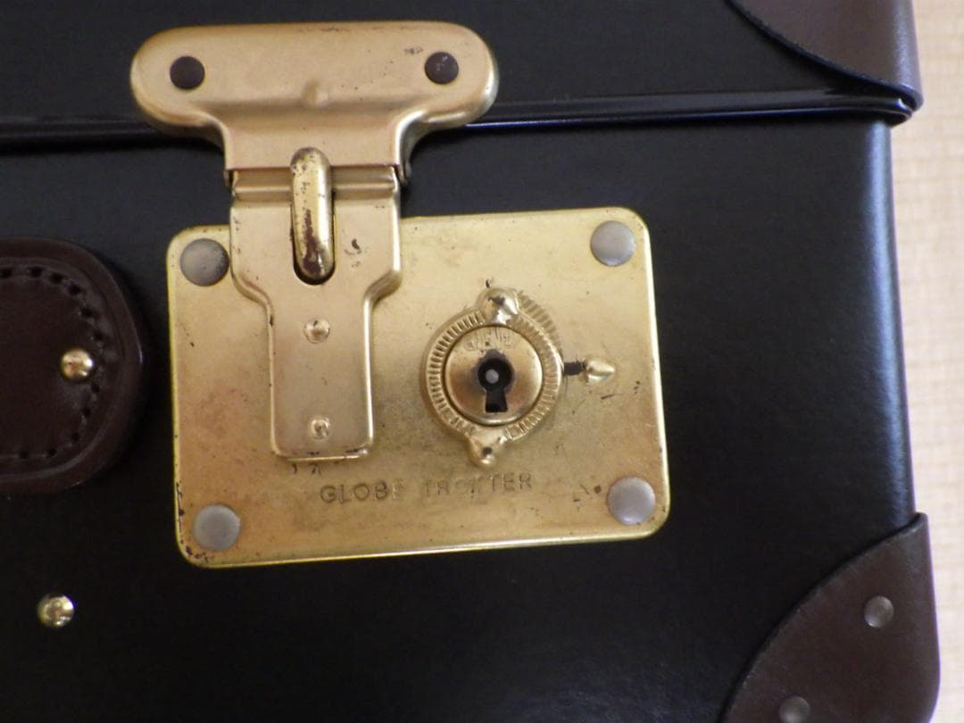 グローブトロッターキャリーケース　黒