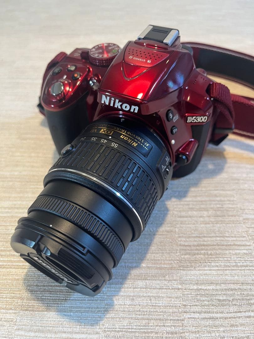 美品　ニコン D5300 一眼レフカメラ レッド