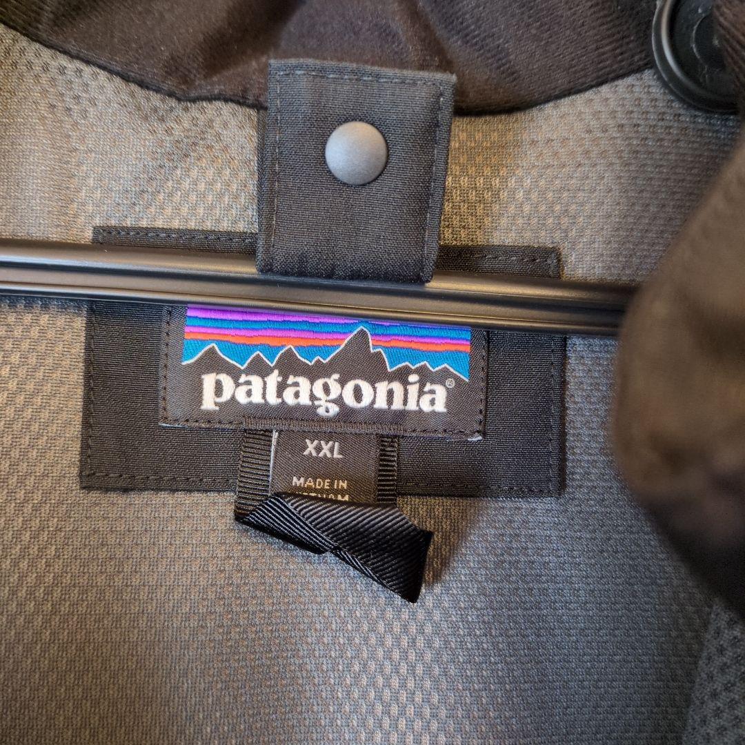 patagonia ブラック ダウンジャケット　レディース