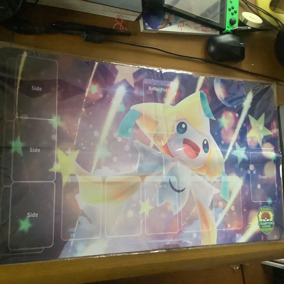 限定品　ポケモン　カードゲーム　ラバープレイマット　ジラーチ CL2019