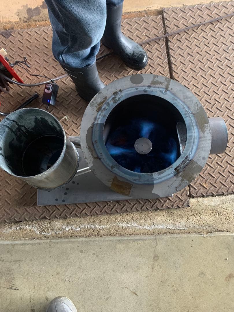 廃油ストーブ　即納品　在庫があります033101