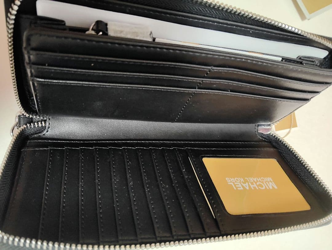 MICHAEL KORS マイケルコース 長財布　レディース　メンズ