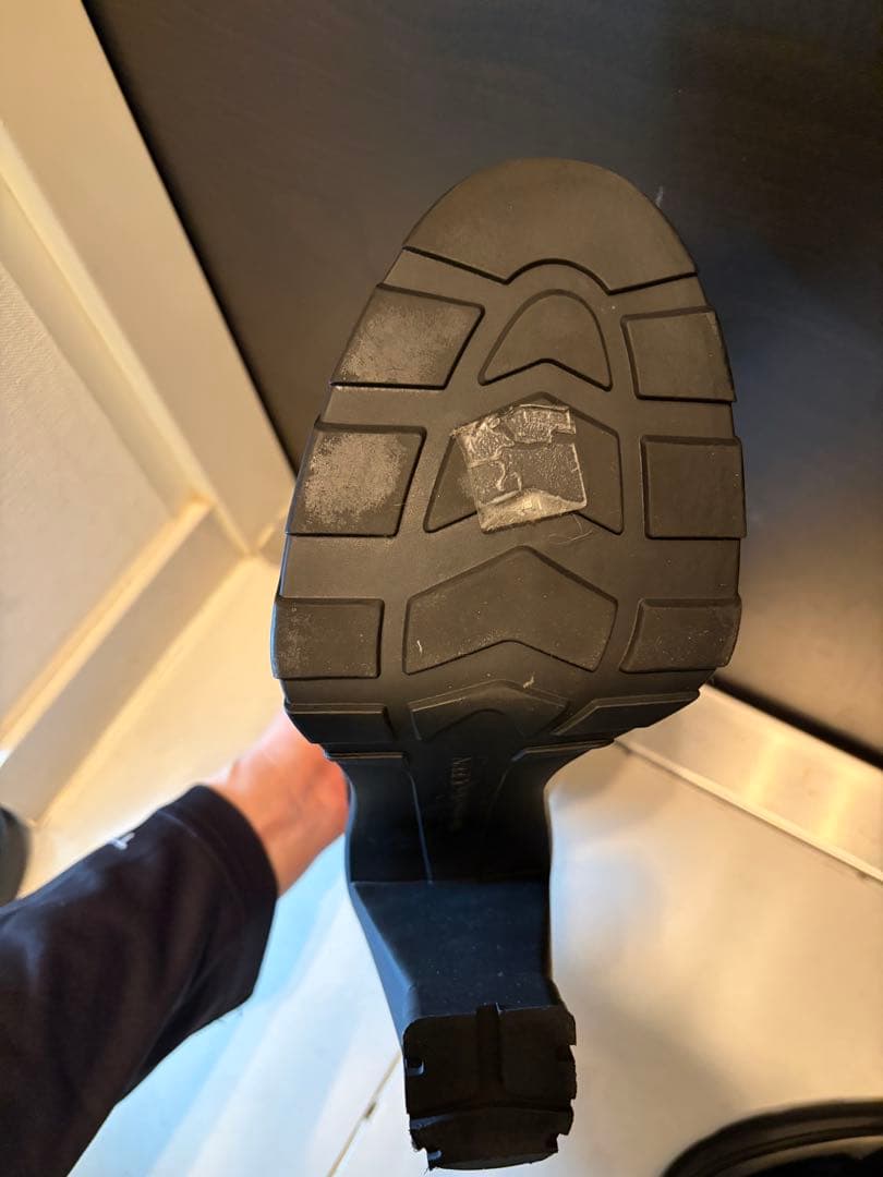 Alexander McQueen ブラックチェルシーブーツ