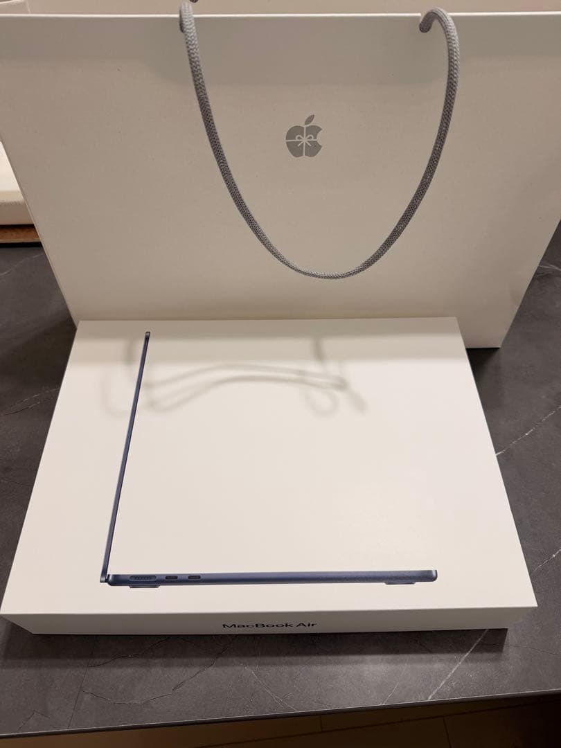 MacBook Air M4 midnight 256GB 未開封
