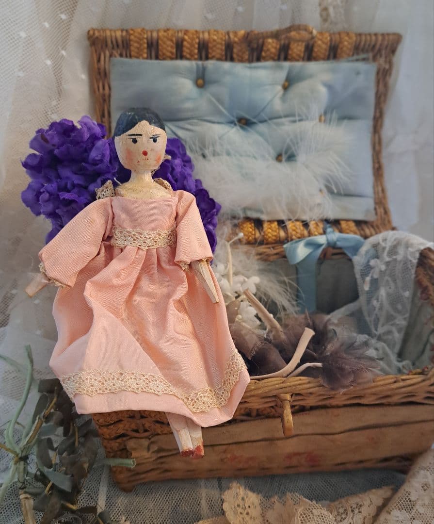 小さめ　ペグドール　座れる　ピンクドレス　　ミニョネット　アンティーク　ほのぼの