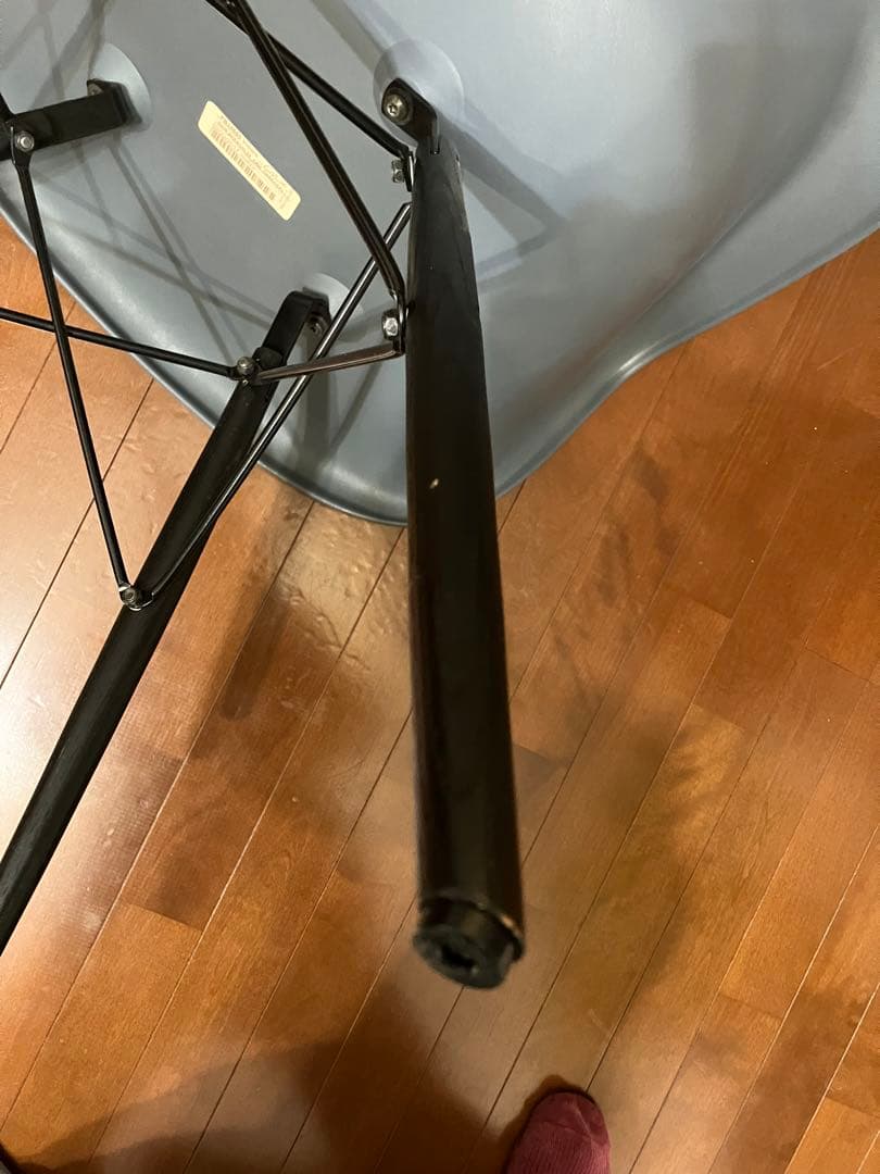 イームズプラスチックシェルアームチェア　グレー　ハーマンミラー