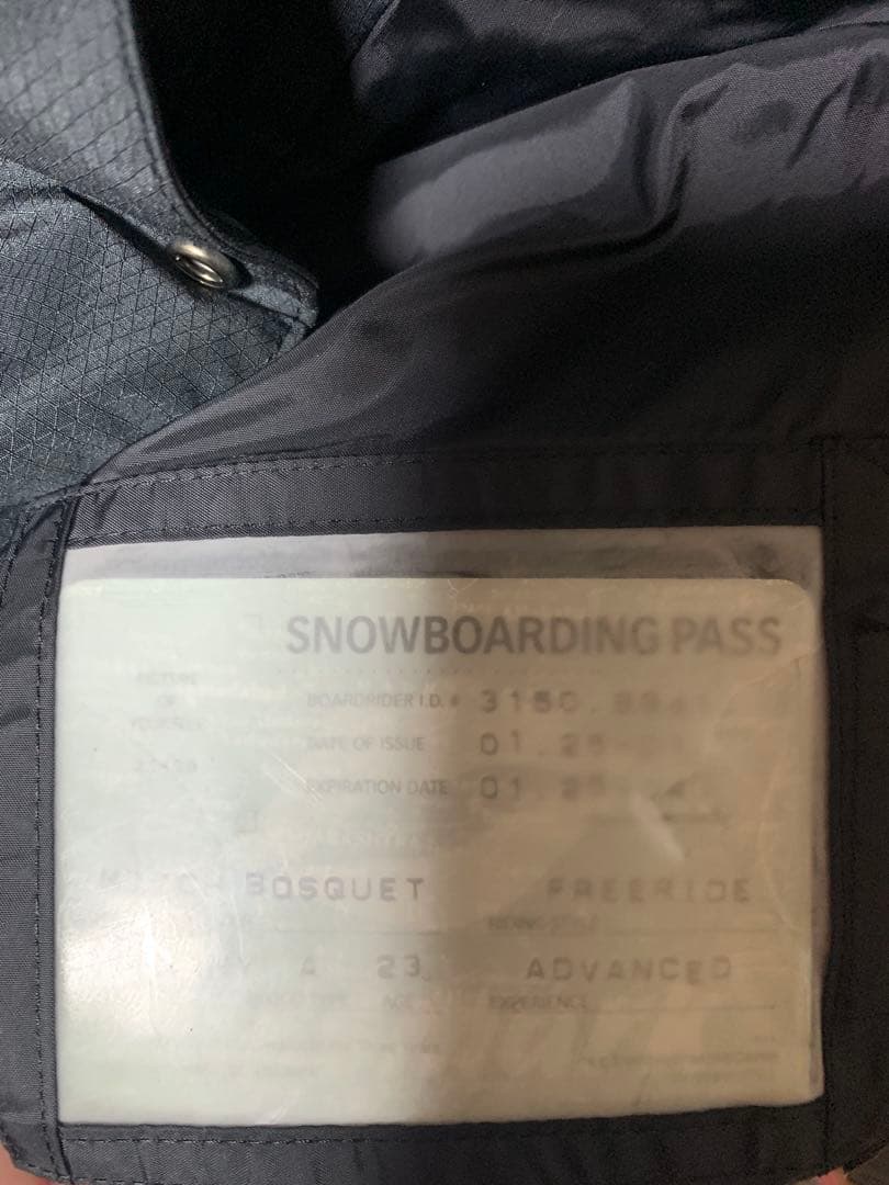 定価以下【未使用】kissmark キスマーク ダウンジャケット スノボウェア