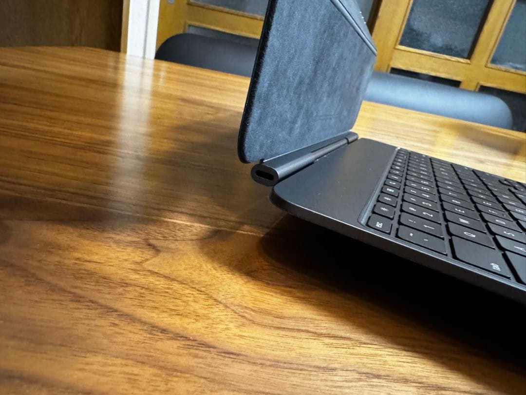 iPad Pro13インチ(M4・512GB・WiFiモデル)+USキーボード