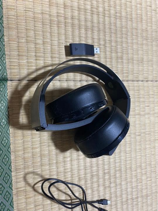 プレミアムワイヤレスサラウンドヘッドセット (CUHJ-15005)