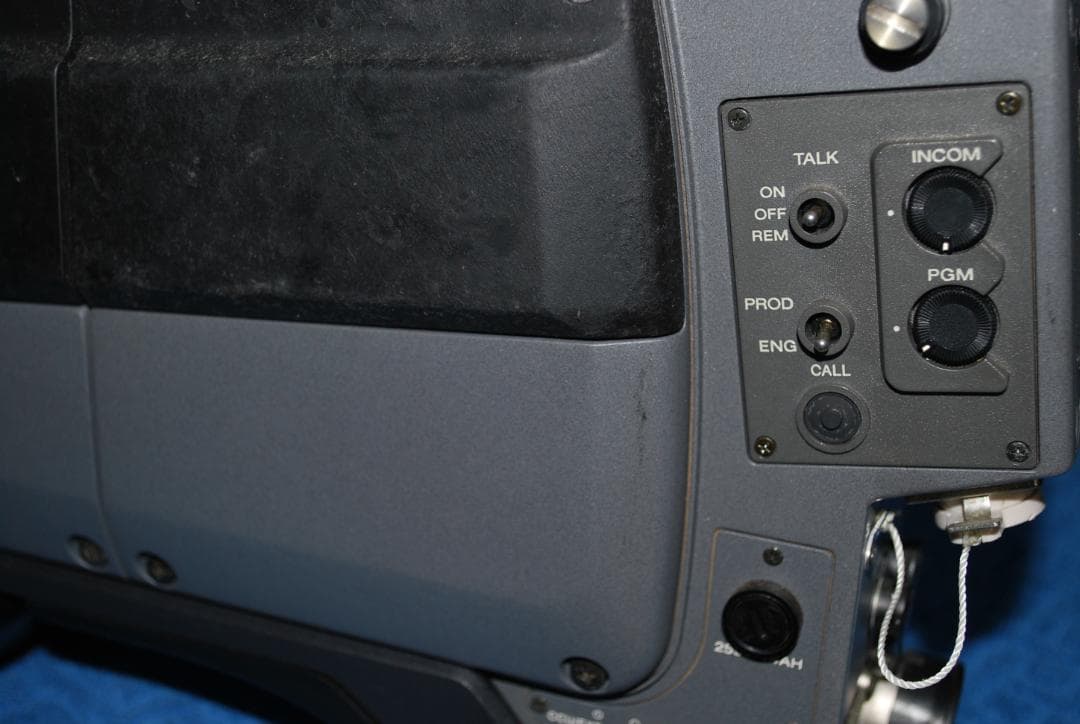 ソニー放送用カメラBVP550＋キャノンレンズ中古ジャンク品の出品です。