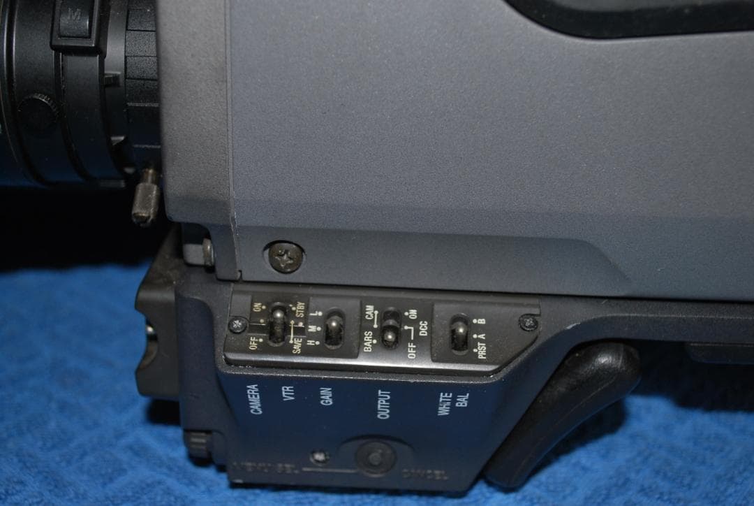 ソニー放送用カメラBVP550＋キャノンレンズ中古ジャンク品の出品です。