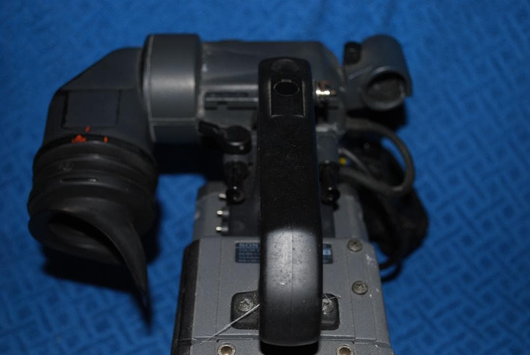 ソニー放送用カメラBVP550＋キャノンレンズ中古ジャンク品の出品です。