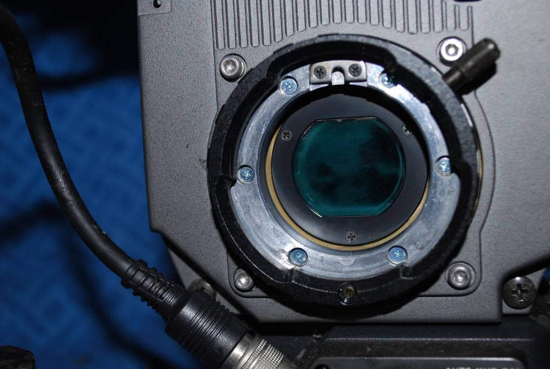 ソニー放送用カメラBVP550＋キャノンレンズ中古ジャンク品の出品です。