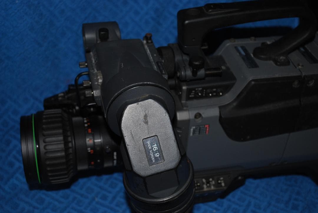 ソニー放送用カメラBVP550＋キャノンレンズ中古ジャンク品の出品です。