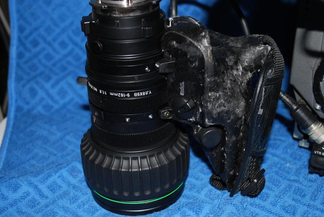 ソニー放送用カメラBVP550＋キャノンレンズ中古ジャンク品の出品です。