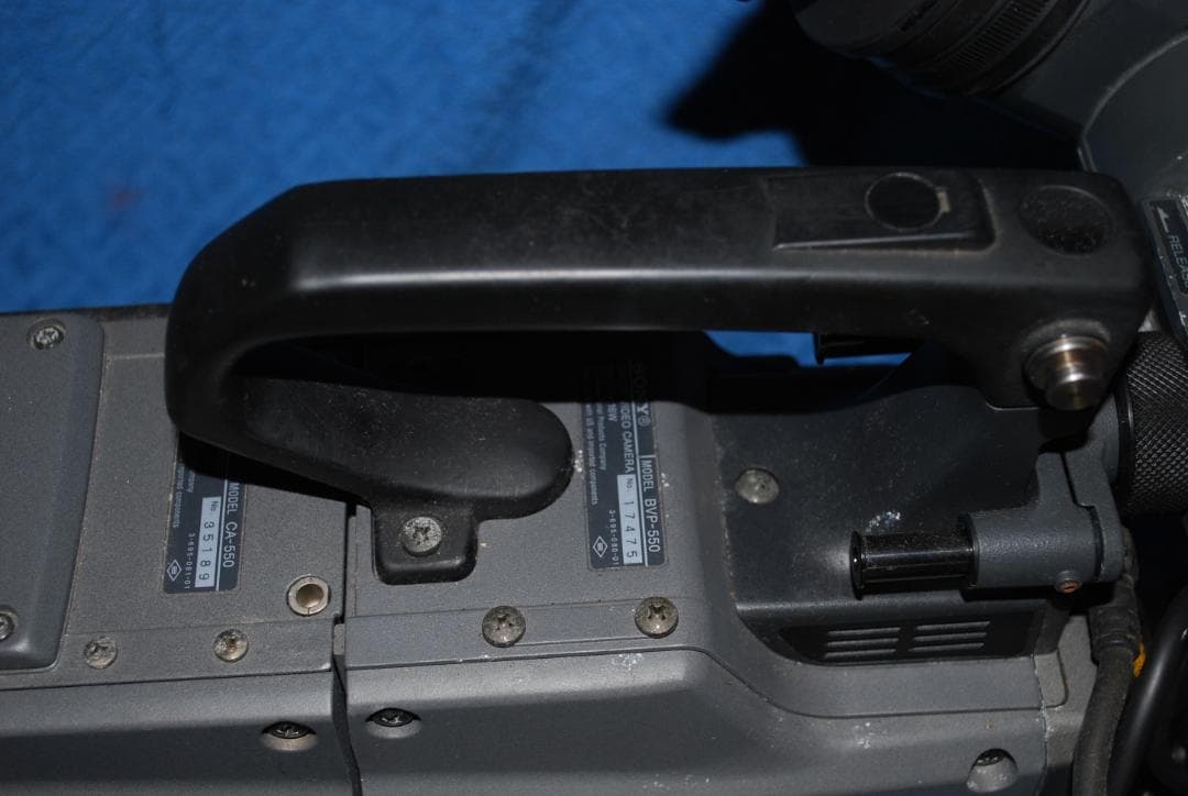 ソニー放送用カメラBVP550＋キャノンレンズ中古ジャンク品の出品です。
