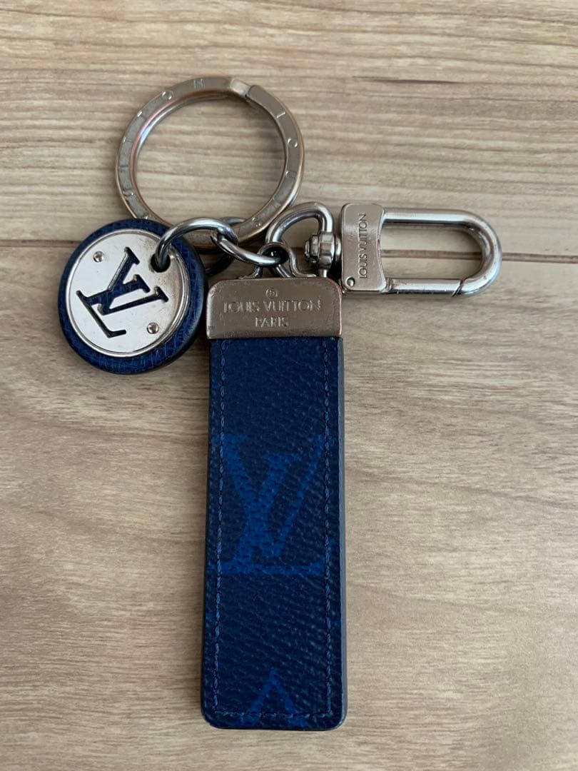 サリーさん専用　Louis Vuitton ネイビー キーホルダー