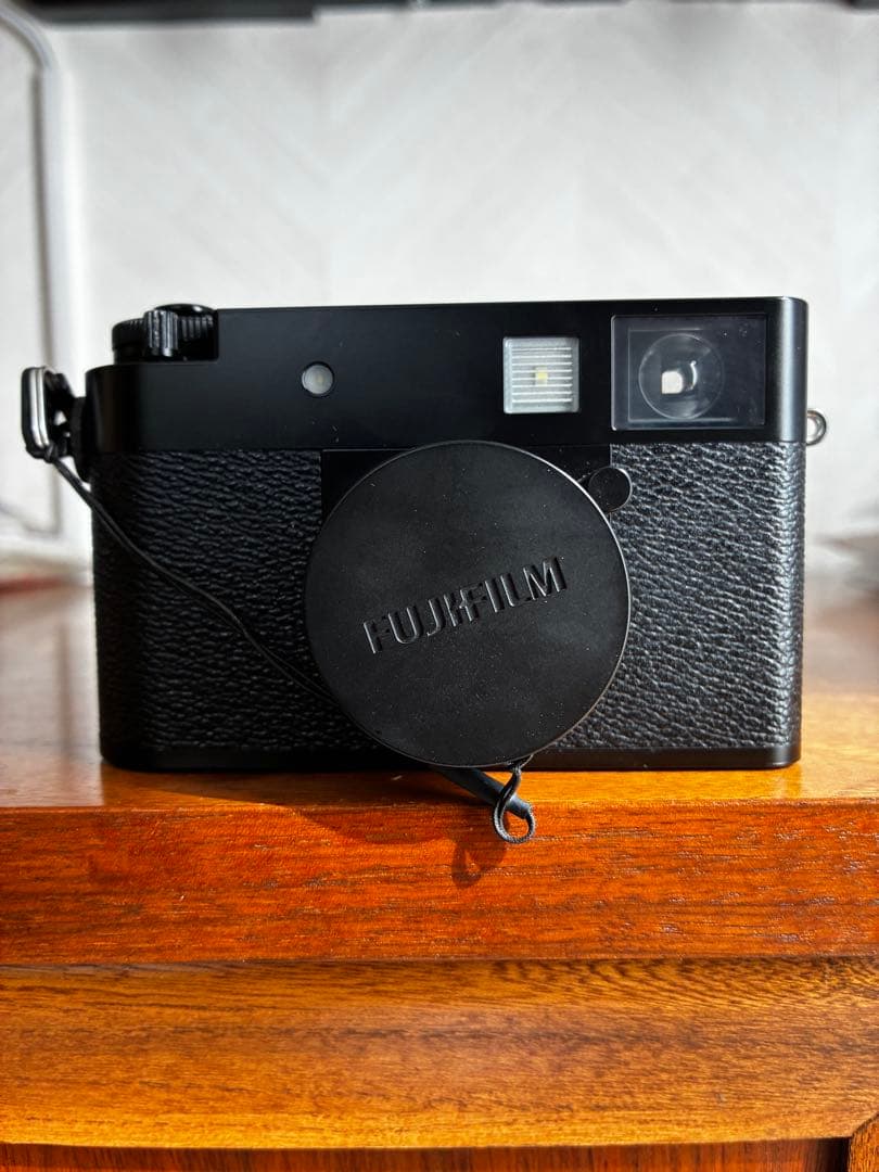 FUJIFILM Xhalf コンパクトデジタルカメラ　ブラック　おまけ付き