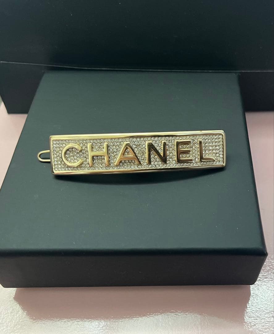 CHANEL ヘアクリップ
