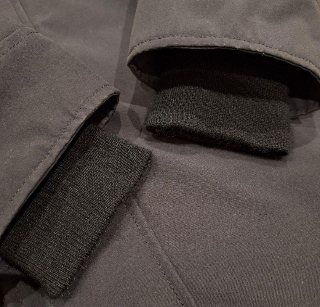 カナダグース ダウンジャケット