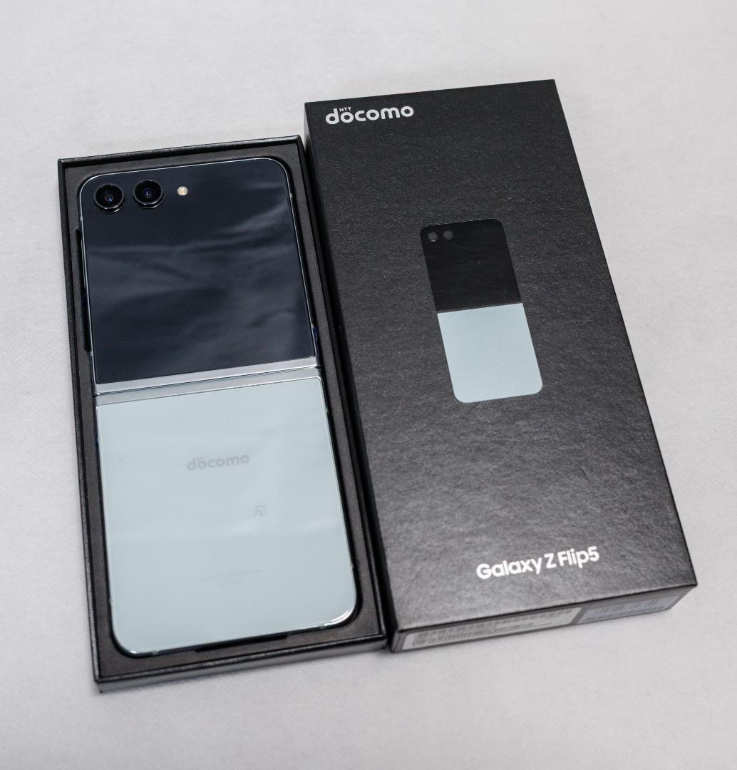 [未使用] docomo Galaxy Z Flip5 本体 クリアケース付き