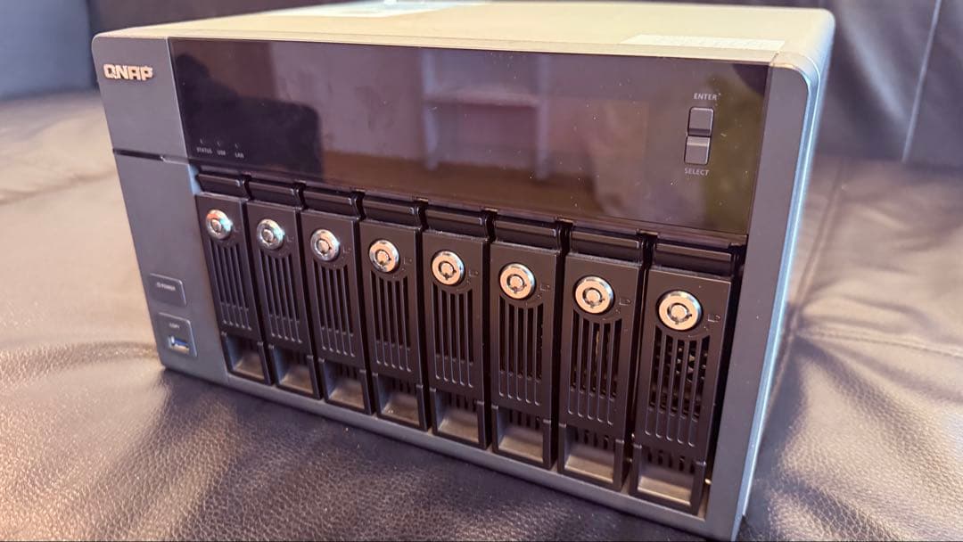 ジャンク QNAP TS-853 Pro 8ベイ NAS 8GBメモリ部品取りに