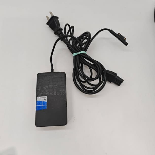 Simフリー ペン付き！ バッテリ新 i5-7 SSD128GB サーフェイス