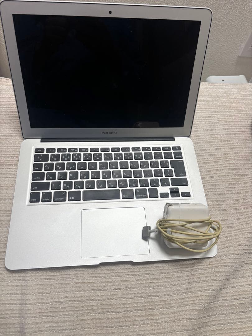 Apple MacBook Air シルバー 充電器付き