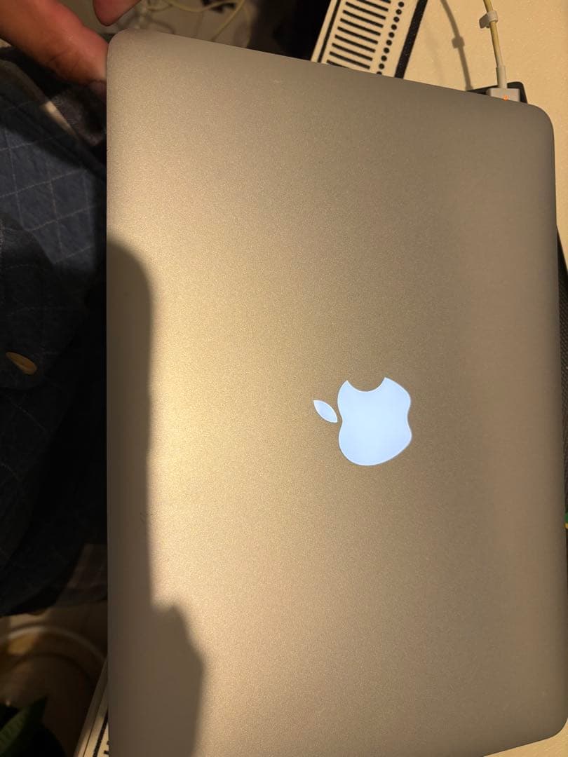 Apple MacBook Air シルバー 充電器付き