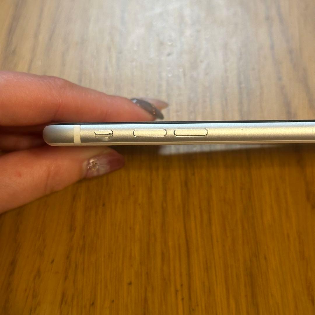iPhone SE (第2世代) 64GB ホワイト SIMフリー　本体