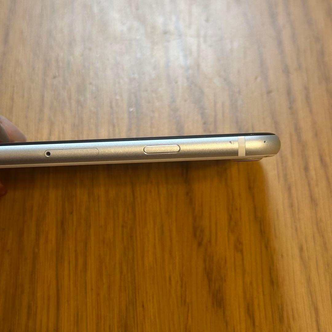 iPhone SE (第2世代) 64GB ホワイト SIMフリー　本体