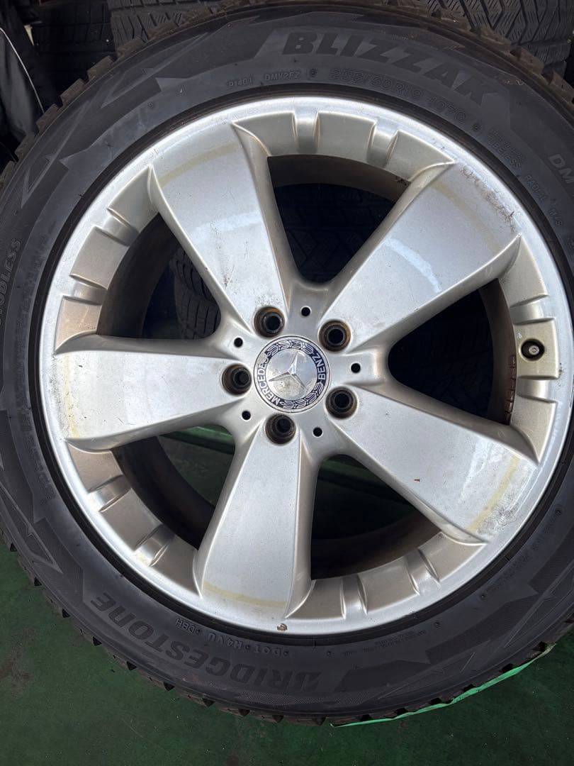 送料無料　ベンツ純正ホイール　スタッドレタイヤ　255/50R19 Mクラスなど
