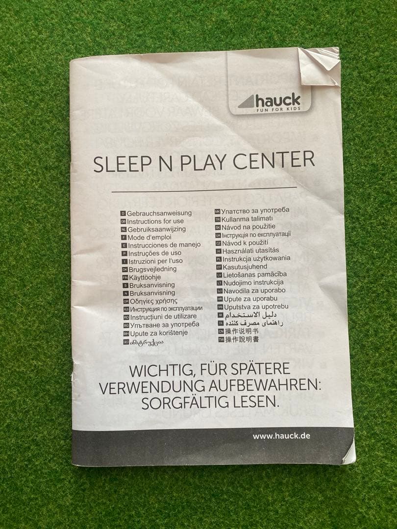 折りたたみ式ベビーベッド グレーとベージュ