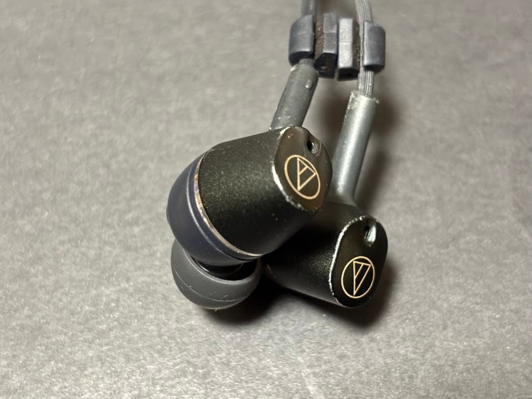 オーディオテクニカ　Bluetoothイヤホン カナル型　ネックバンド