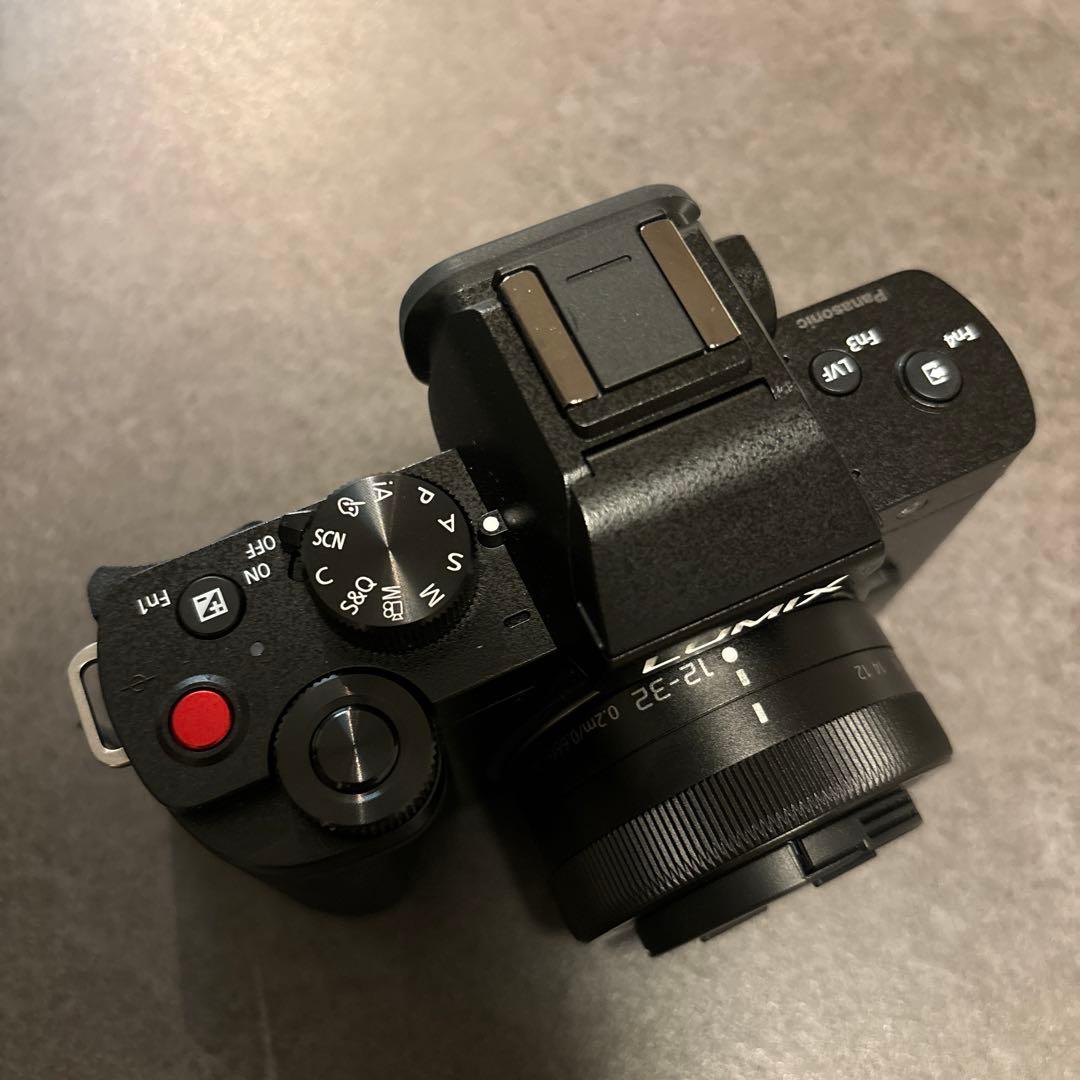 パナソニック　LUMIX DC-G100DV