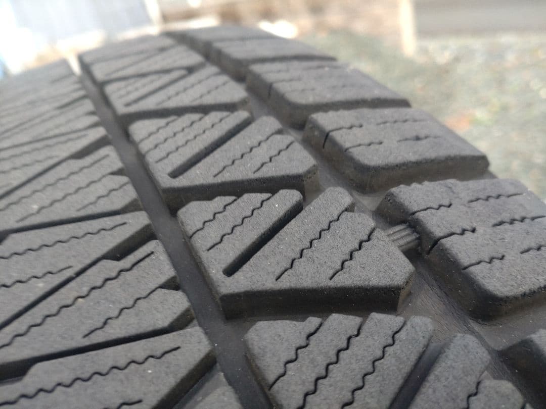 【coconats様】ハリアー18インチ　ブリヂストンスタッドレスセット