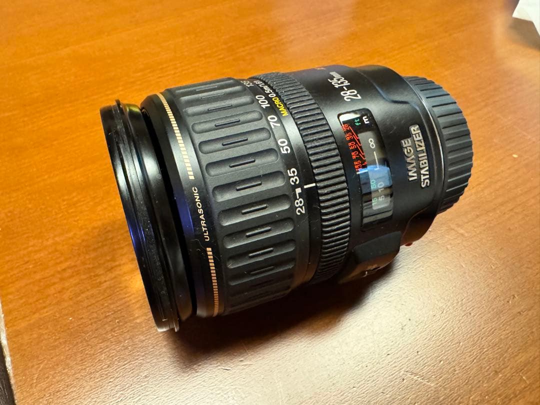 CANON EF 28-135mm f/3.5-5.6 ISレンズ