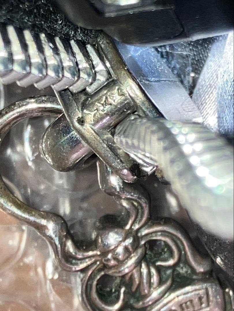 クロムハーツ　ウェーブウォレット　クロスボタン