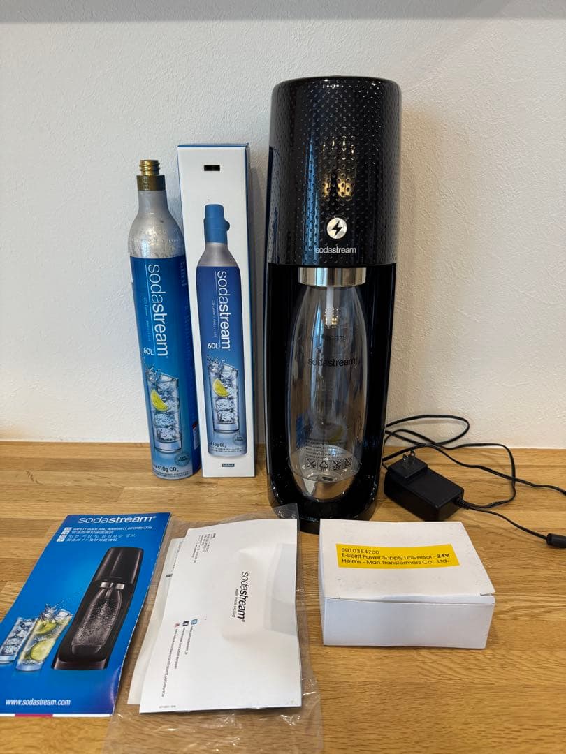 sodastream ソーダストリーム　炭酸水メーカー　ブラック