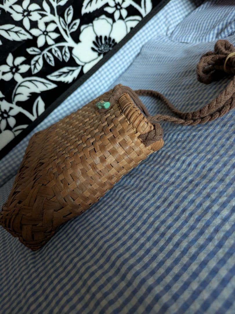 山葡萄天然素材 編み込みポシェット