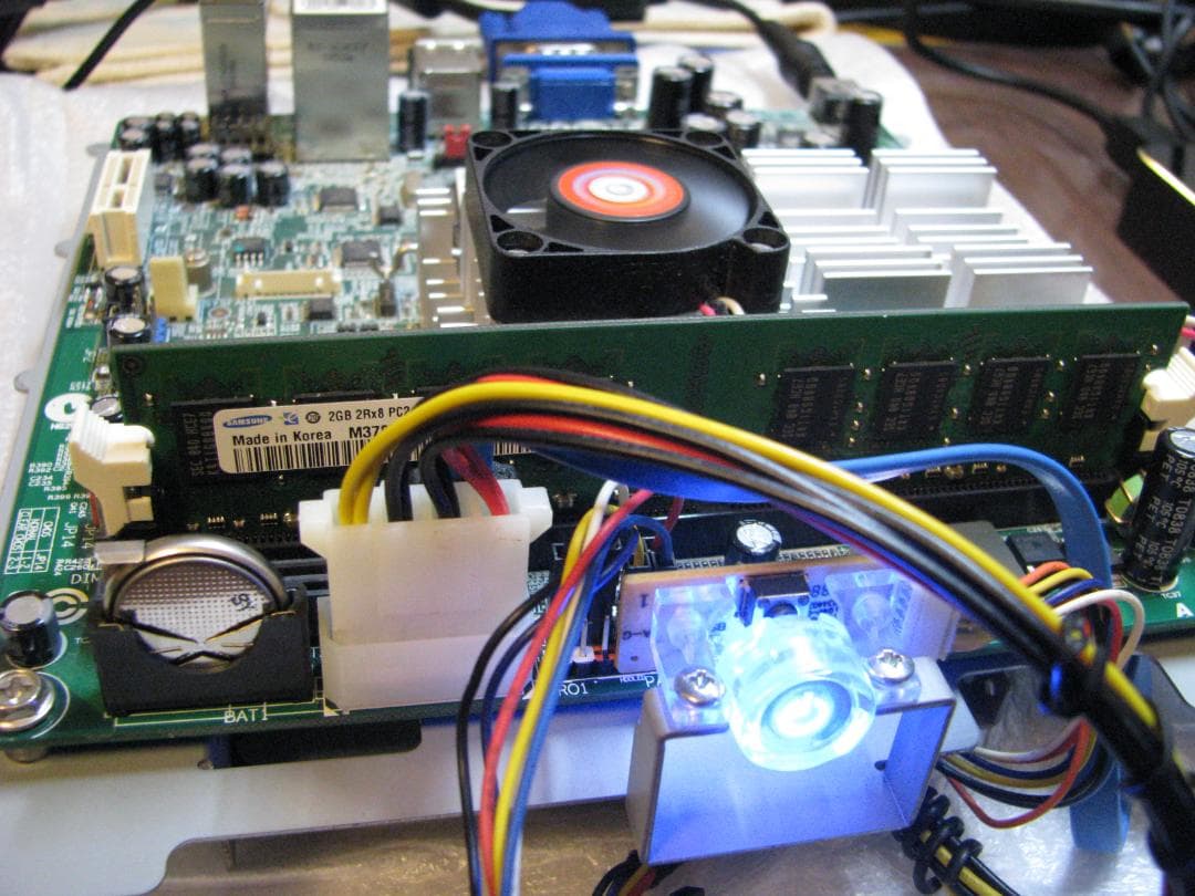 Aopen BB10 SILVER Atom 330搭載ベアボーンキット